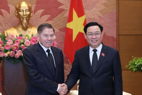 Chủ tịch Quốc hội Vương Đình Huệ tiếp Chánh án Tòa án Tối cao Liên bang Nga Lebedev Vyacheslav Mikhailovich