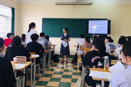 Thầy trò vùng mỏ tăng tốc ôn luyện, tư vấn kịp thời