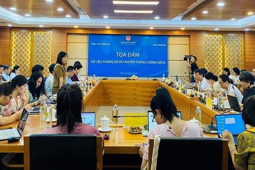 Ngành Thống kê chia sẻ câu chuyện 'phía sau những con số' với báo chí