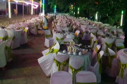 Trúng số độc đắc, người đàn ông tổ chức 200 bàn tiệc ở... nghĩa trang để chiêu đãi các linh hồn