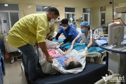 Bệnh nhân chỉ đạo bác sĩ chữa bệnh: 'Tiền không thành vấn đề'