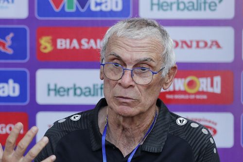 HLV Hector Cuper: Tuyển Việt Nam thắng xứng đáng