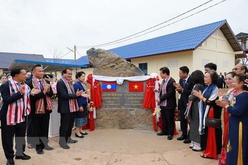 Việt Nam tài trợ Lào hơn 2,1 triệu USD xây trường trung học cơ sở