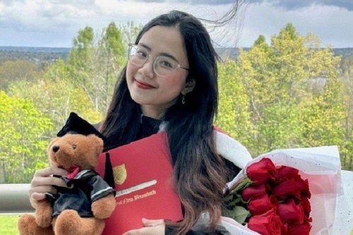 Nữ sinh xinh đẹp tốt nghiệp điểm cao tuyệt đối, nhận ngay học bổng trường top đầu Canada