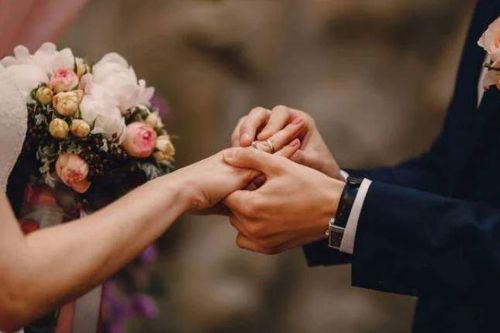 Khi tái hôn, người chồng sẽ yêu vợ cũ hay vợ mới hơn? 3 người đàn ông chia sẻ thật lòng