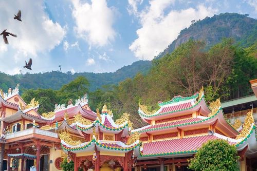 Chùa Bà Tây Ninh dịp Lễ vía Bà Linh Sơn Thánh Mẫu 2023