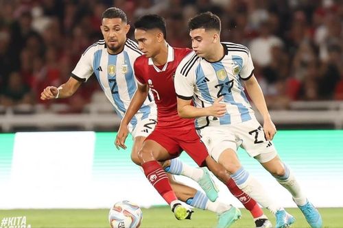 HLV Shin Tae Yong hài lòng khi Indonesia chỉ thua 2 bàn trước Argentina
