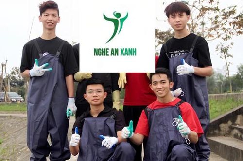 Những chàng trai 'ham' nhặt rác