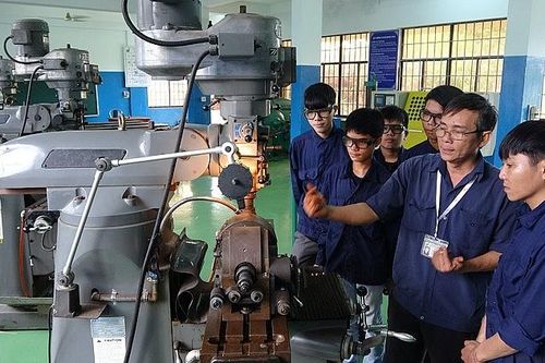 Ban hành danh mục ngành, nghề học nặng nhọc, độc hại, nguy hiểm