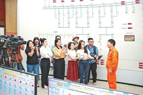 Doanh nghiệp và báo chí: Quan hệ tương hỗ, bền chặt