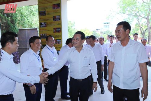 Đoàn đại biểu cấp cao tỉnh Hủa Phăn thăm và làm việc tại Trường Chính trị tỉnh Thanh Hóa và Trường Cao đẳng Công nghiệp Thanh Hóa