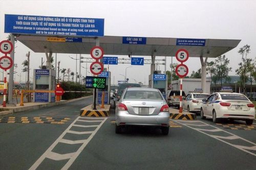 Trạm thu phí tại sân bay ách tắc gây nhiều bức xúc, Đại biểu Quốc hội đề xuất thu phí không dừng