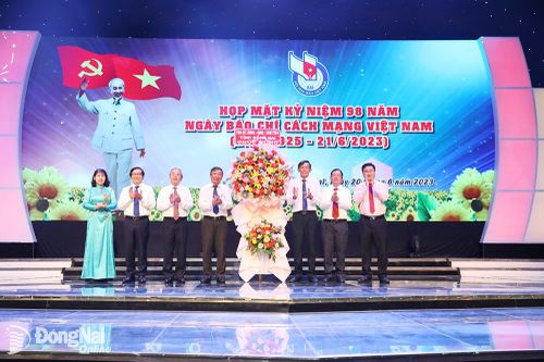 Mỗi nhà báo, phóng viên cần tiếp tục học tập, rèn luyện, tu dưỡng, xây dựng bản lĩnh trước yêu cầu mới