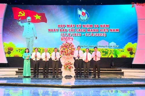 Nhà báo cần xây dựng bản lĩnh, ứng dụng chuyển đổi số trong tình hình mới