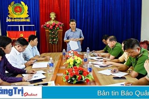 Ban Pháp chế HĐND tỉnh làm việc với Công an huyện Hướng Hóa