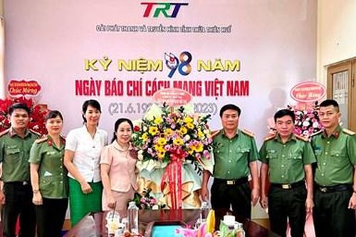 Công an tỉnh chúc mừng các cơ quan báo chí