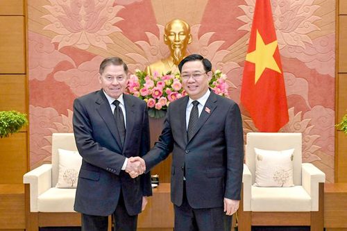 Chủ tịch Quốc hội Vương Đình Huệ tiếp Chánh án Tòa án tối cao Liên bang Nga