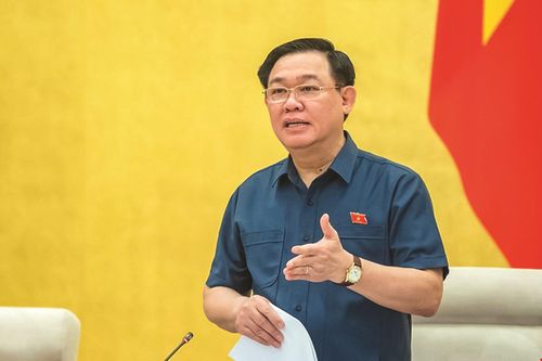 Báo chí là 'cầu nối' quan trọng giữa Đảng, Quốc hội với nhân dân