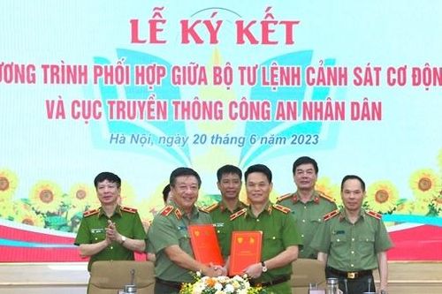 Tăng cường phối hợp, phản ánh sinh động thực tiễn công tác, chiến đấu của Cảnh sát cơ động