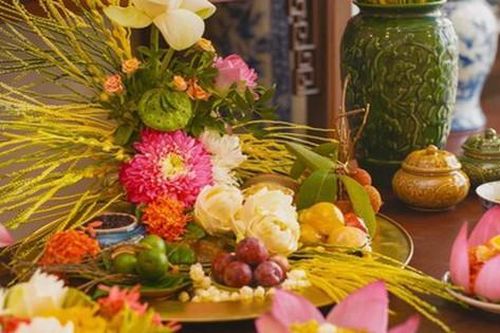 Nhà nhà đặt mua mâm cỗ cho Tết Đoan Ngọ