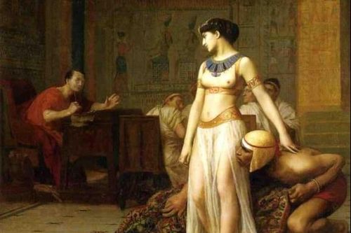 Rúng động chuyện Cleopatra lẻn vào phòng Caesar giữa đêm