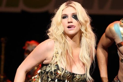 Rapper Kesha bị biến chứng nghiêm trọng khi trữ đông trứng