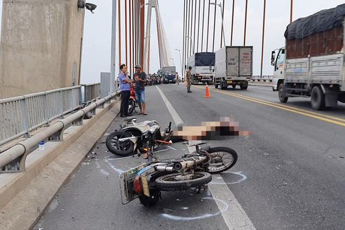 Người phụ nữ thiệt mạng sau tai nạn liên hoàn trên cầu Rạch Miễu