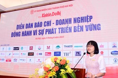Nữ lãnh đạo ngân hàng và bài thơ tri ân người làm báo