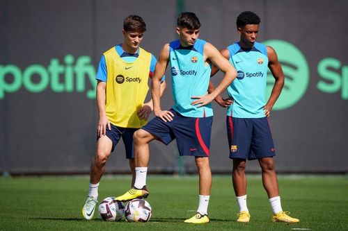 Barcelona chạy đua tới tương lai