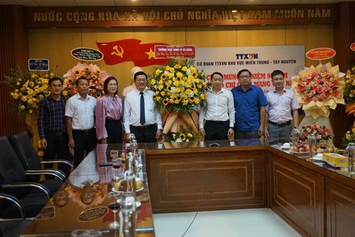 Lãnh đạo HĐND TP Đà Nẵng thăm, chúc mừng cơ quan báo chí