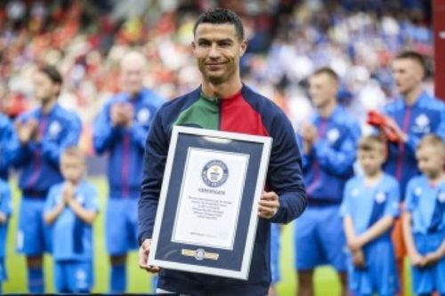 Ronaldo lập kỷ lục sau trận thắng Iceland