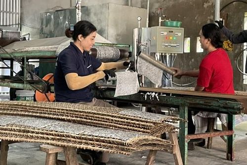 Làng nghề 'ăn nắng'