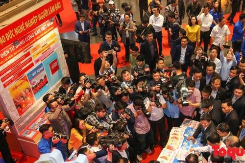 Thấm nhuần đạo đức cách mạng để phụng sự nhân dân
