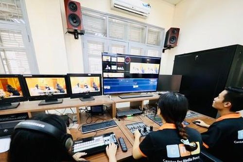 Sinh viên viết báo bằng AI - chuyện đang diễn ra trước mắt