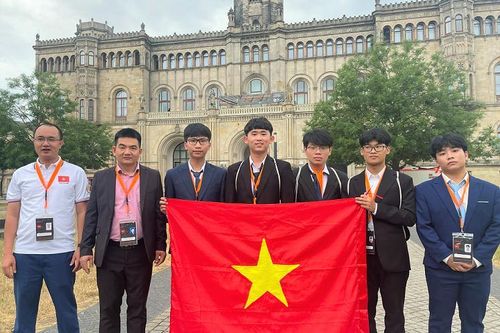 Nam sinh Nghệ An giành Huy chương Vàng Olympic Vật lý châu Âu