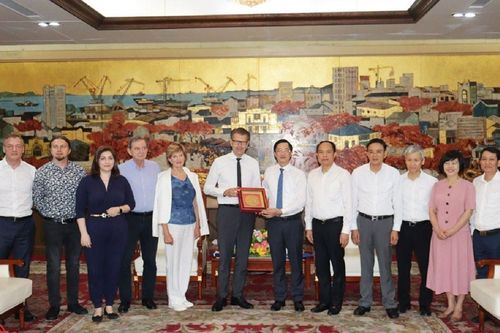 Đoàn nghị sỹ Nghị viện châu Âu thăm, làm việc tại Hải Phòng
