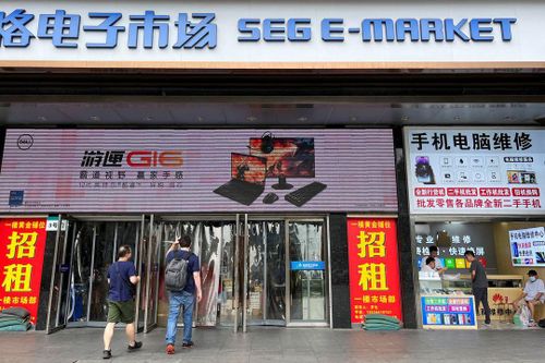 'Cắn răng' mua chip AI đắt gấp đôi tại Trung Quốc