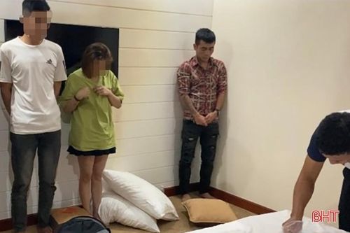 Khởi tố nhóm đối tượng 'mở tiệc' ma túy tại khách sạn