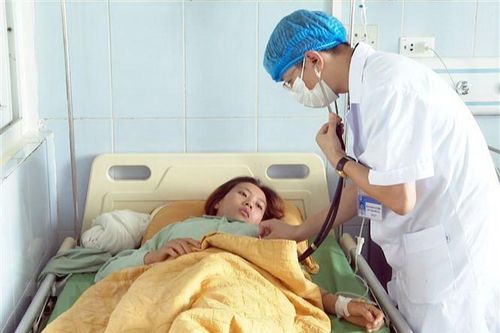 Lai Châu: 14 người nhập viện nghi ngộ độc sau khi ăn canh nấm hoang