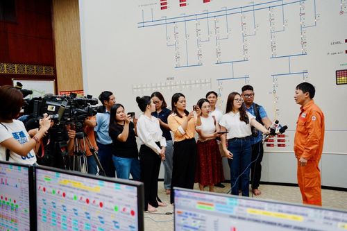 Báo chí là 'cầu nối' thông tin quan trọng, hiệu quả giữa Chính phủ, Quốc hội và người dân