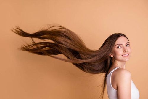 4 mẹo 'dễ như ăn kẹo' để có mái tóc mọc nhanh và bóng mượt, chắc khỏe hơn