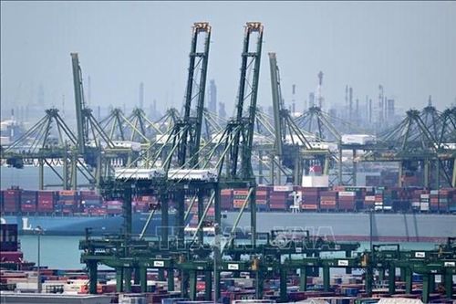 Xuất khẩu của Singapore giảm mạnh làm gia tăng nguy cơ suy thoái kỹ thuật