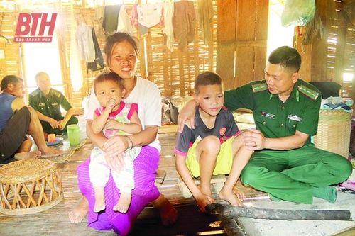 Chiến sĩ quân hàm xanh nuôi dưỡng những 'chồi non' nơi biên giới, hải đảo (Bài 2): Bồi đắp niềm tin yêu cho đồng bào hai tuyến biên giới