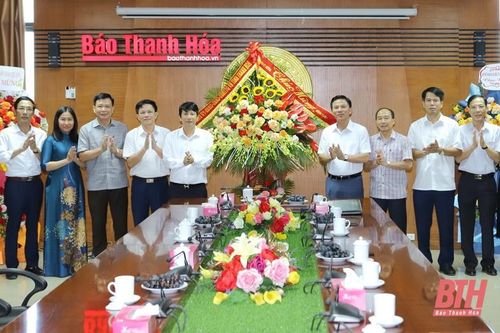 Bí thư Tỉnh ủy Đỗ Trọng Hưng chúc mừng Báo Thanh Hóa và Đài Phát thanh và Truyền hình Thanh Hóa nhân Ngày Báo chí cách mạng Việt Nam