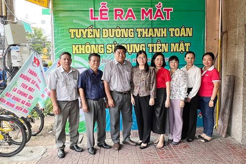 TP. Long Xuyên ra mắt tuyến đường thanh toán không sử dụng tiền mặt