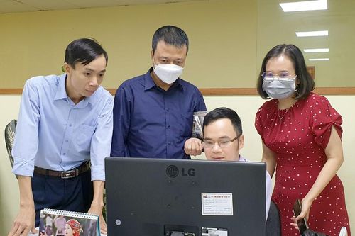 Báo chí phải đi đầu trong chuyển đổi số