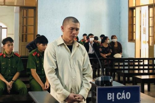 Dùng nhị khúc đánh người vì mâu thuẫn chuyện cũ
