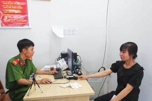 Vạn Ninh: Đến ngày 20-6, thu nhận định danh điện tử 40.715 tài khoản