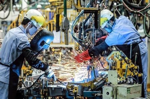 HSBC: Nền kinh tế Việt Nam 'chưa chạm đáy', kỳ vọng lãi suất điều hành tiếp tục giảm trong quý 3