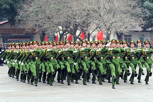 Xây dựng các dự án luật đáp ứng yêu cầu của thực tiễn và phục vụ nhân dân